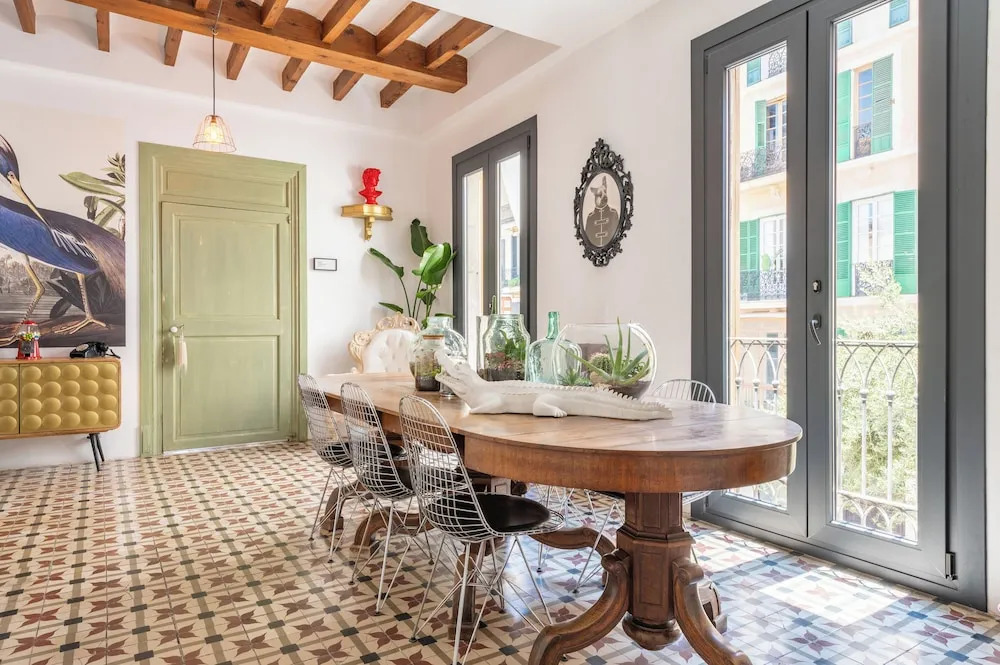 Photo - Dog Admiral - Urban Guest House