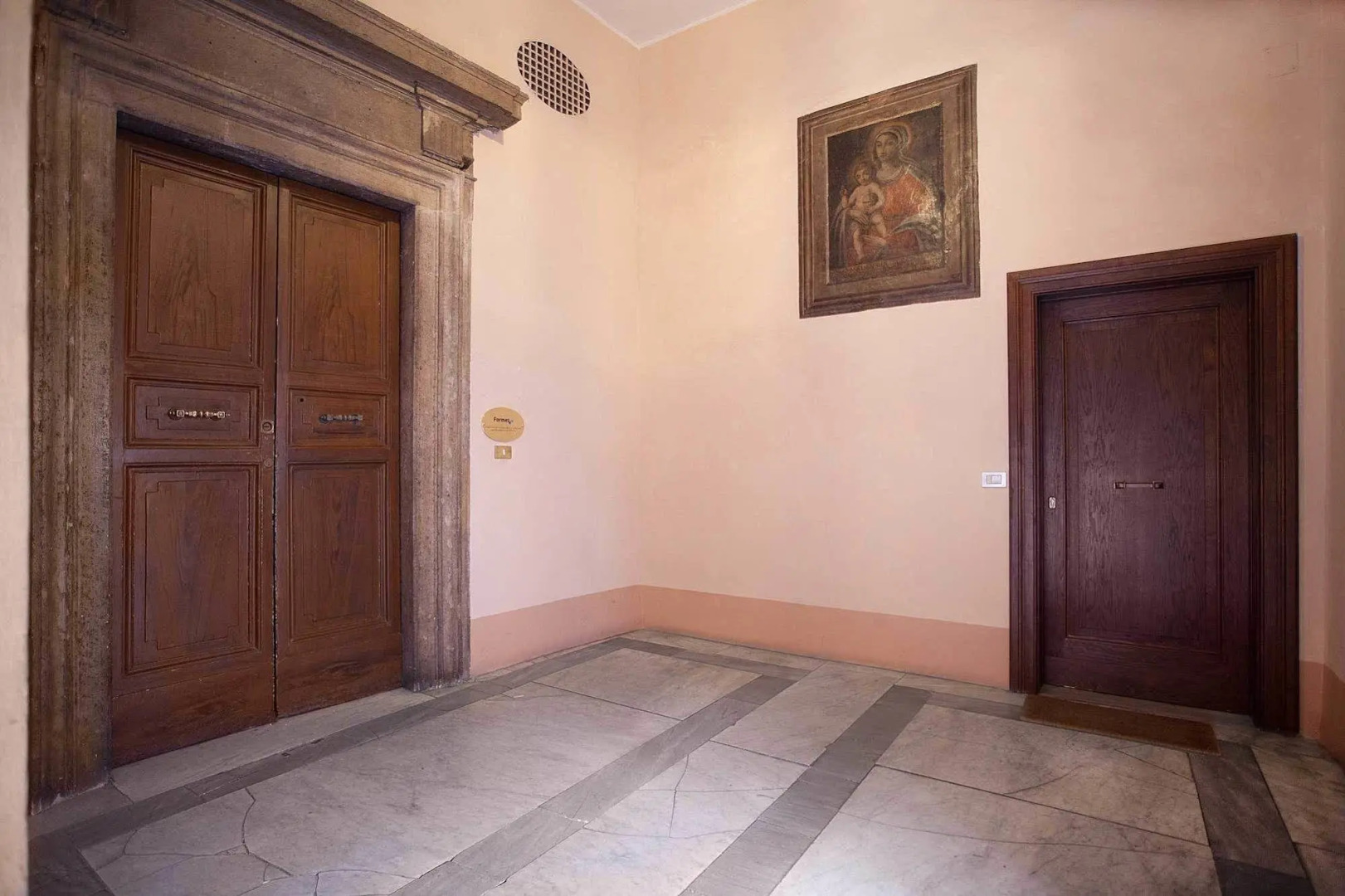 Photo - Pantheon Inn