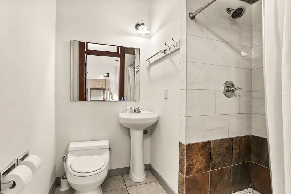Photo - Site 61 Guesthouse