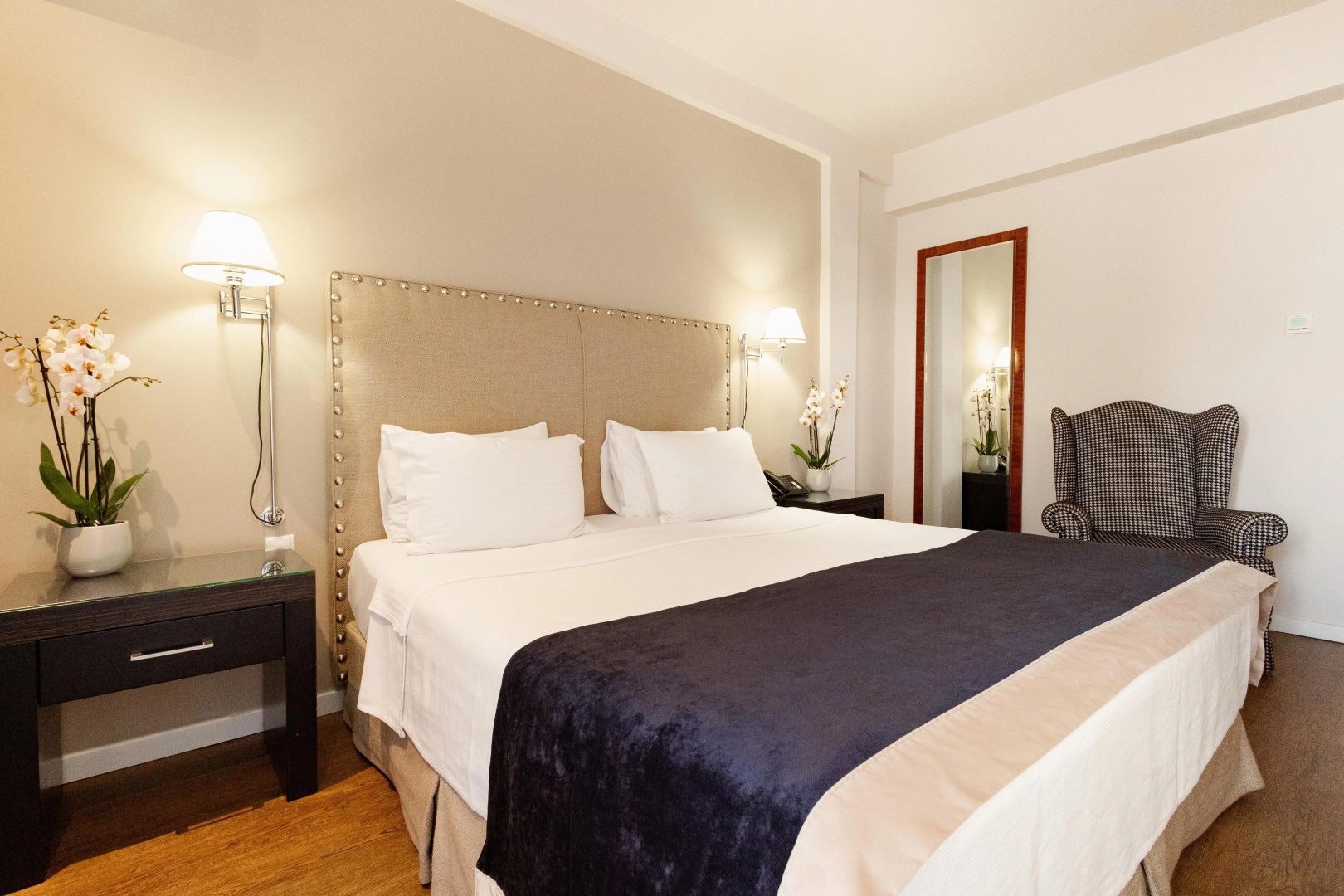 Photo - Best Western Plus Embassy Hotel