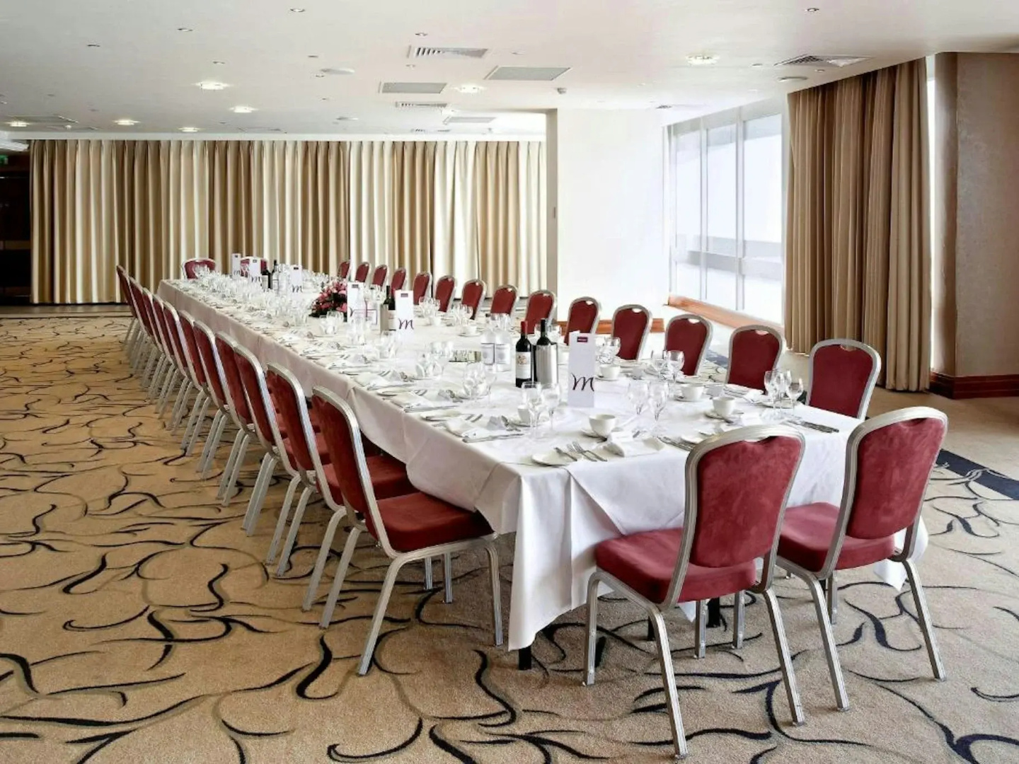 Foto - Holland House Hotel Cardiff By Sunday