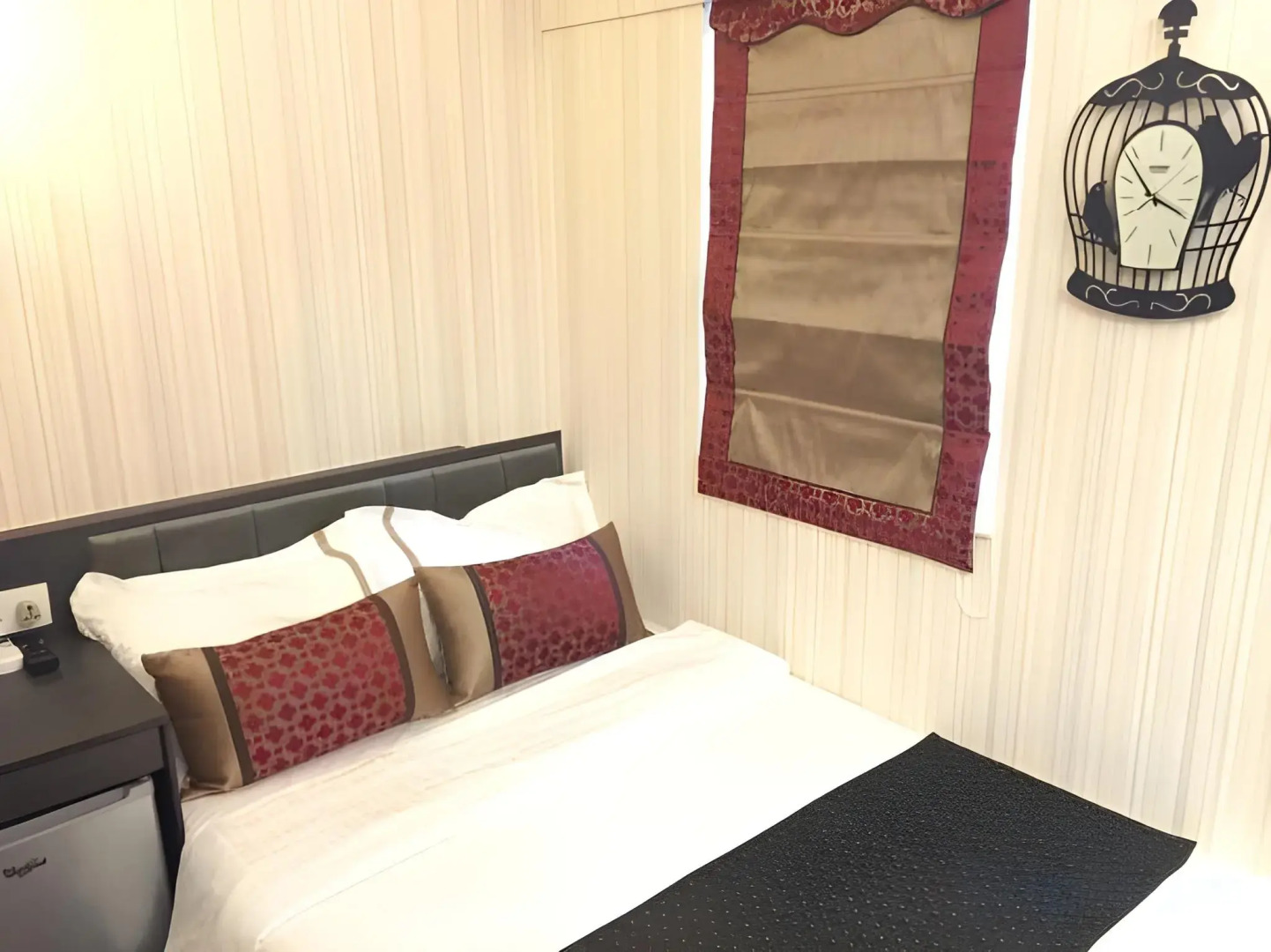 Photo - Seasons Hotel