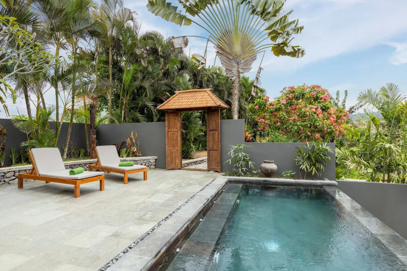 Foto - Samanvaya - Adults Only