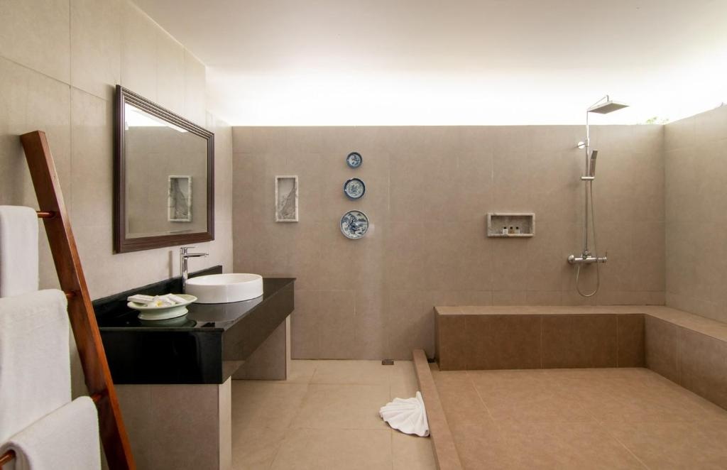 Photo - Thavorn Beach Village Resort & Spa Phuket