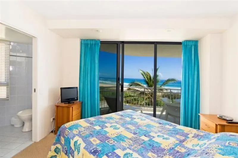 Photo - Oceanside Resort - Absolute Beachfront Apartments