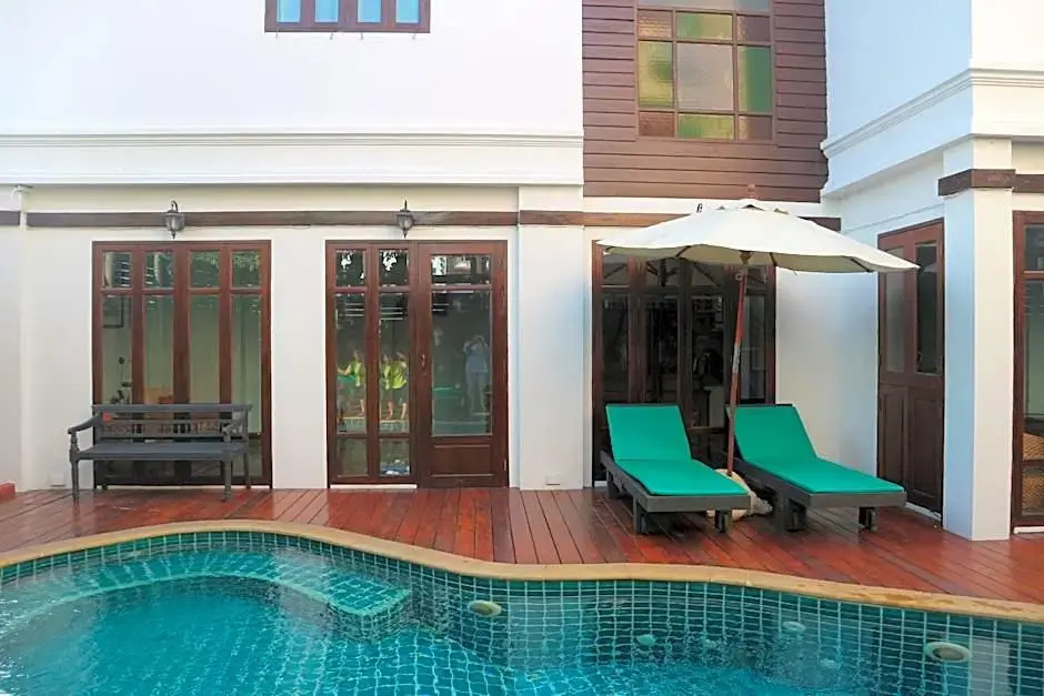 Photo - Rich Lanna House