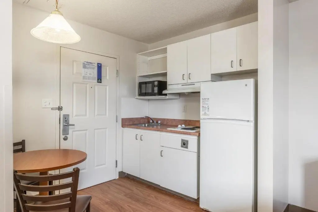Photo - HomeTowne Studios & Suites by Red Roof Charlotte - Concord