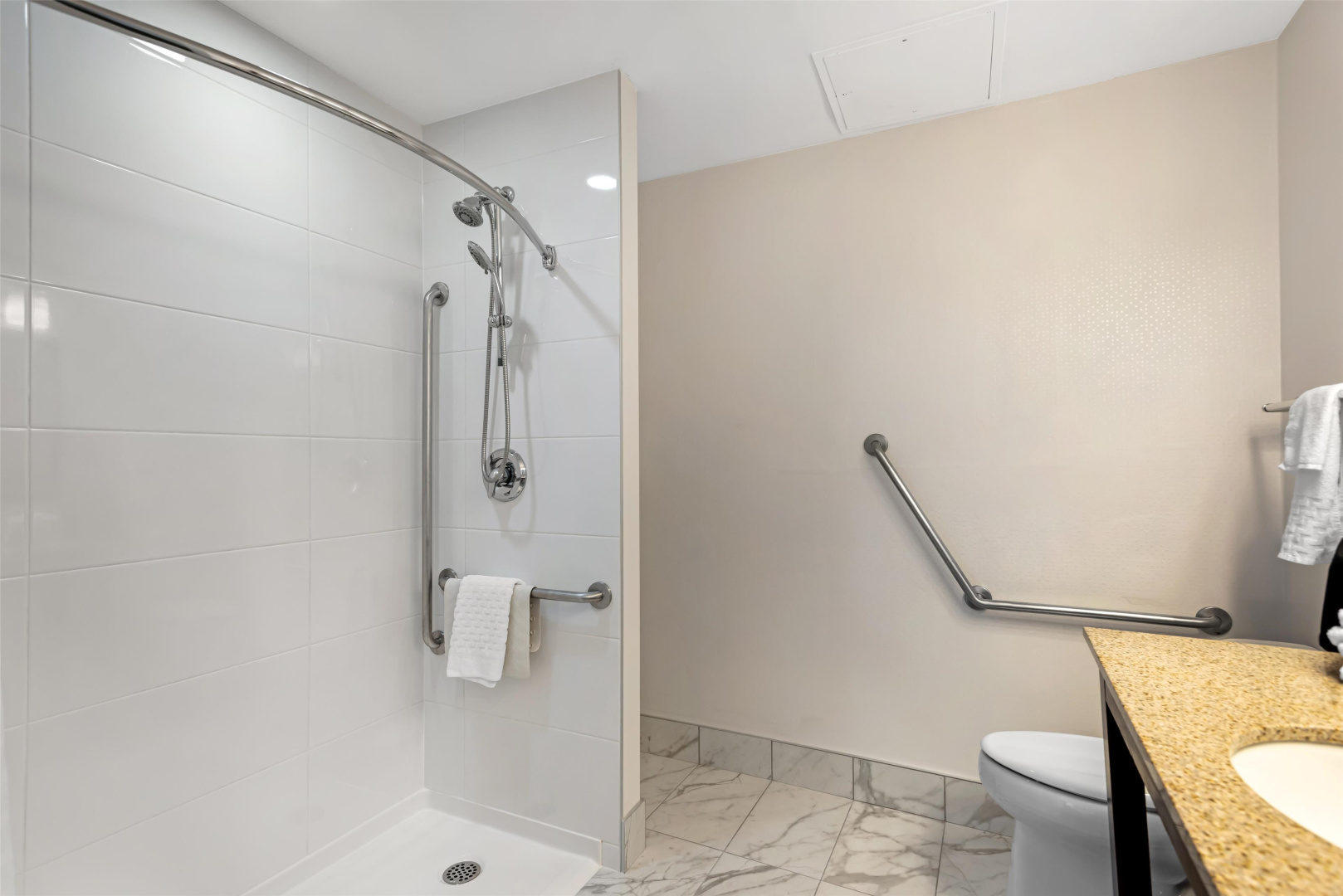 Photo - Best Western Plus Suites Downtown