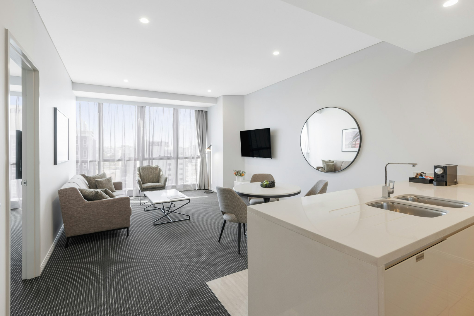Photo - Meriton Suites Herschel Street, Brisbane