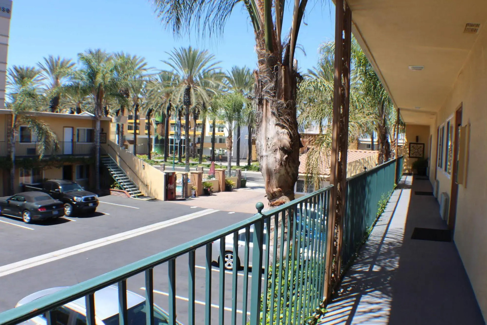 Photo - Anaheim Islander Inn and suites near Park and Convention center