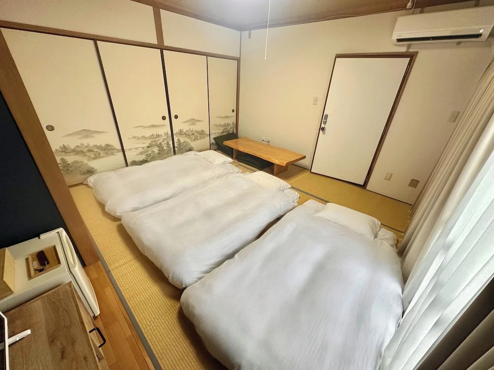 Travel&Book Hotel Hulaton Cabin Takamatsu - Hostel