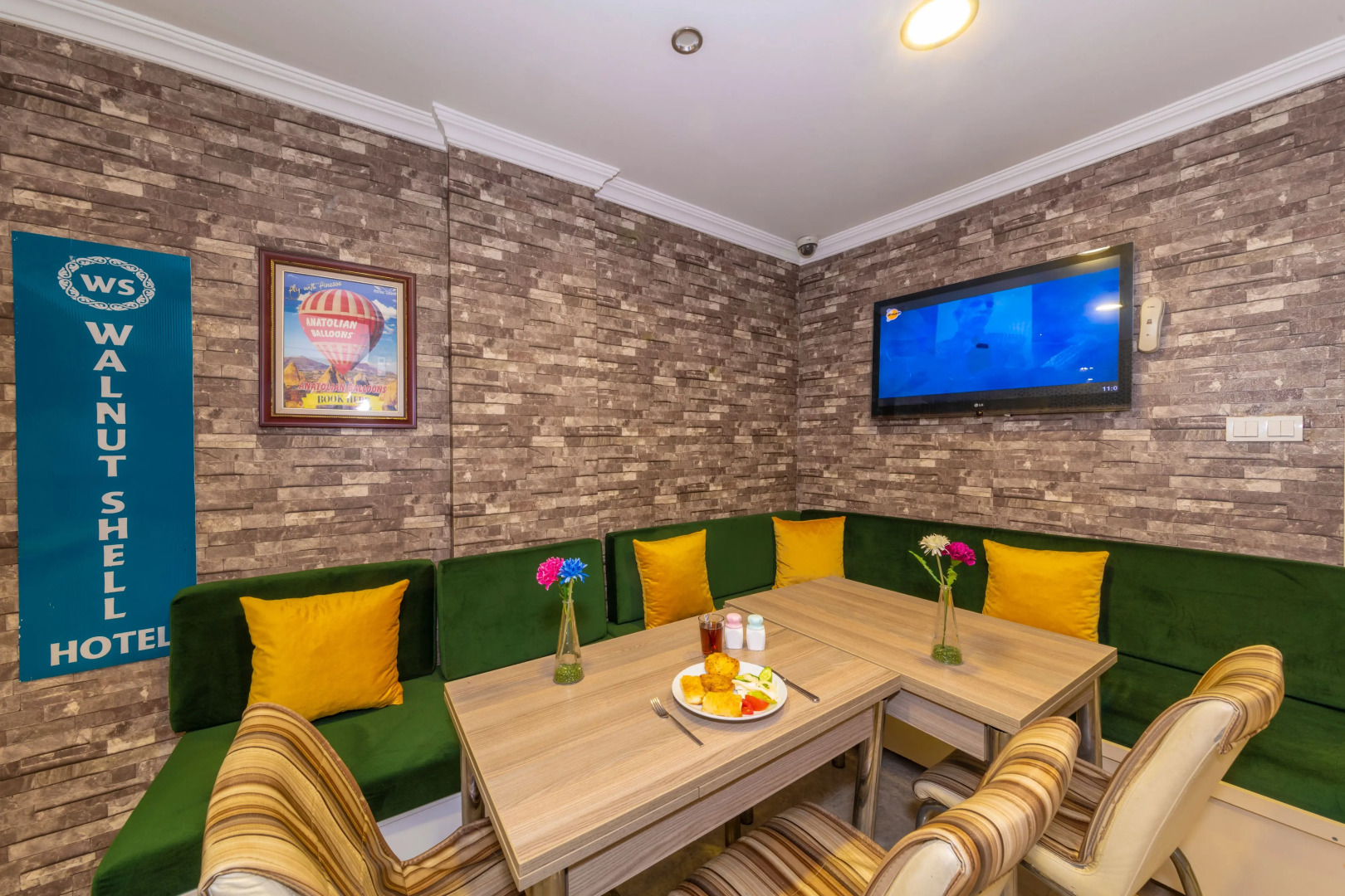 Photo - Walnut Shell Hotel