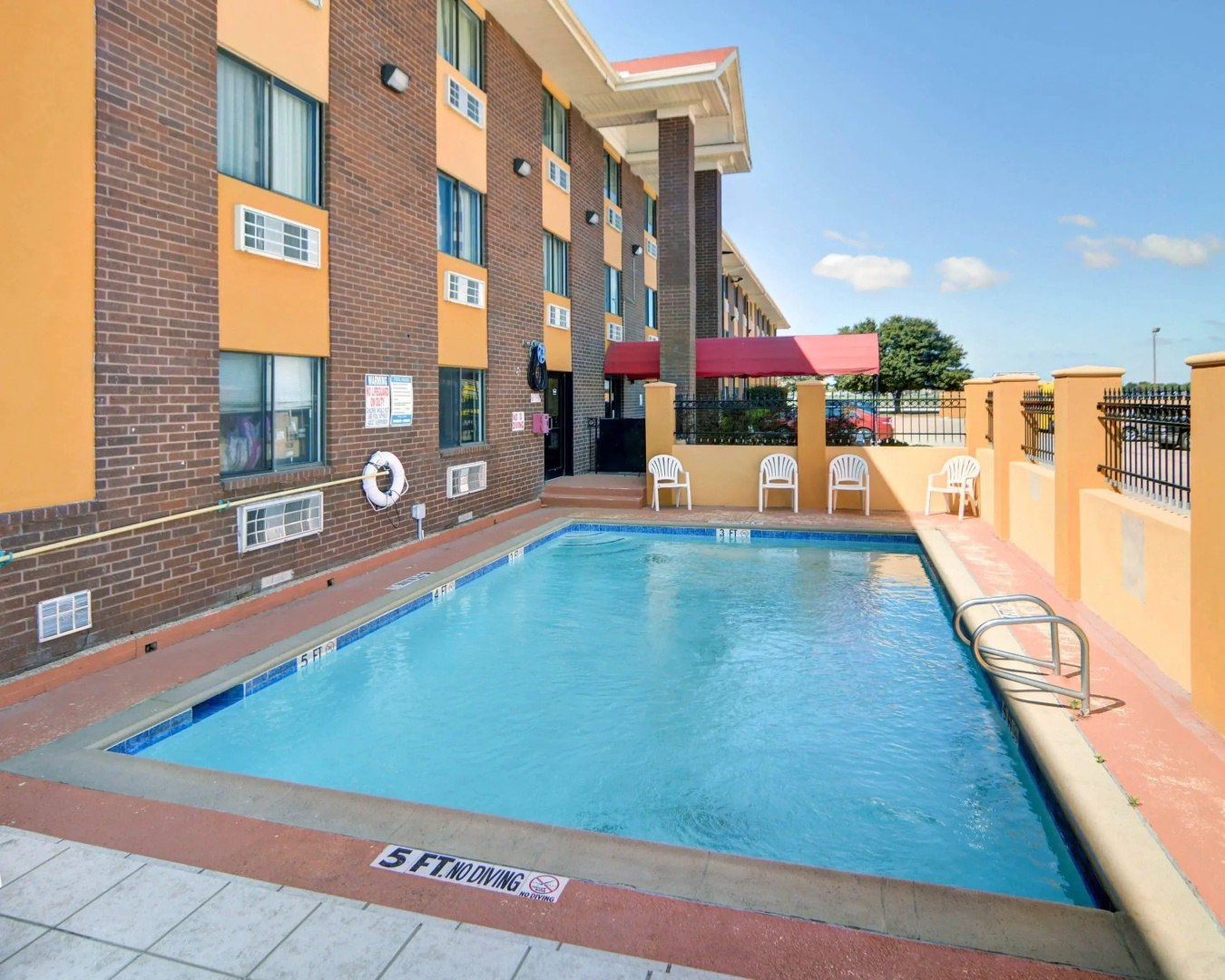 Photo - Quality Inn DFW Airport North