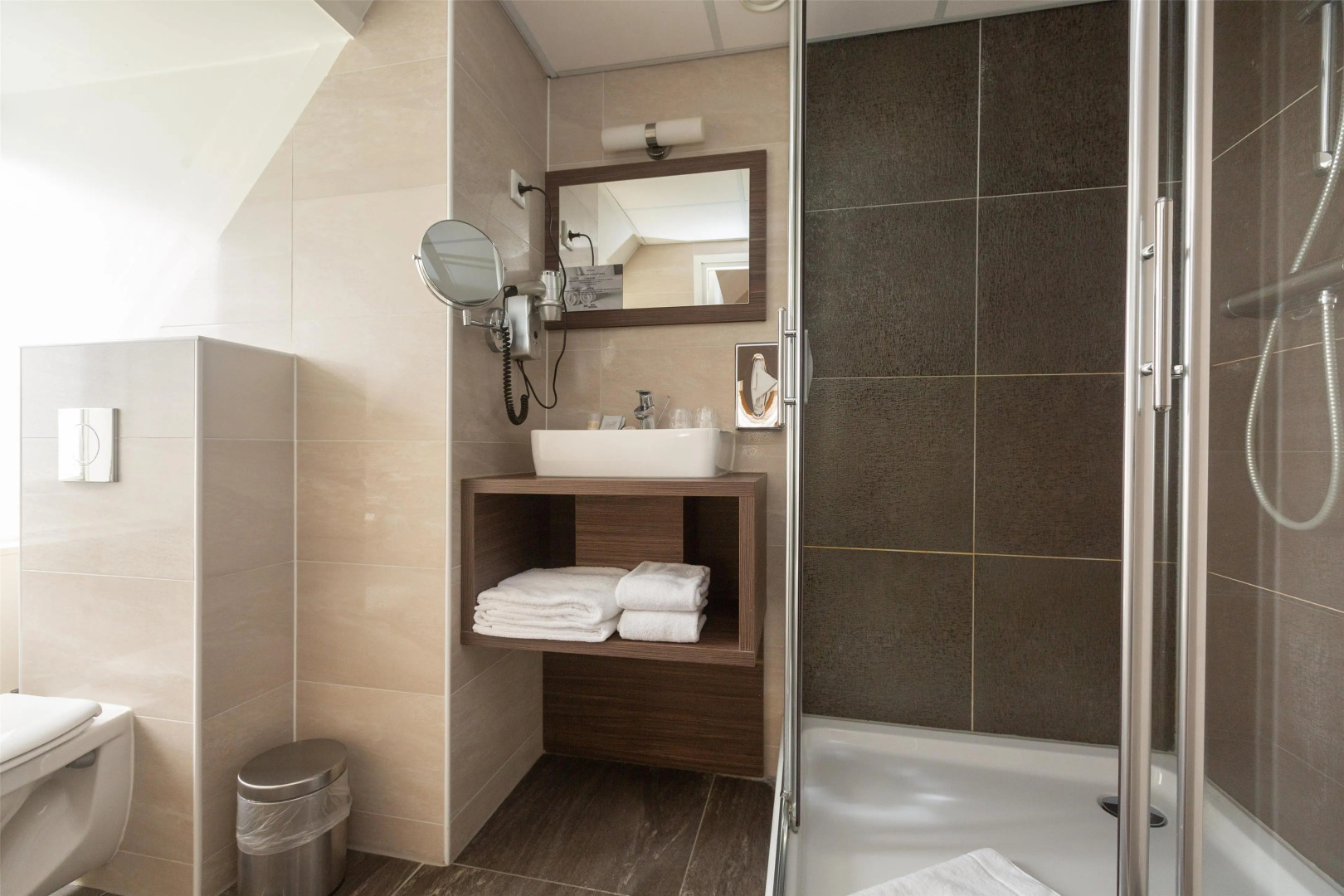 Photo - Grand Museum Hotel, BW Signature Collection