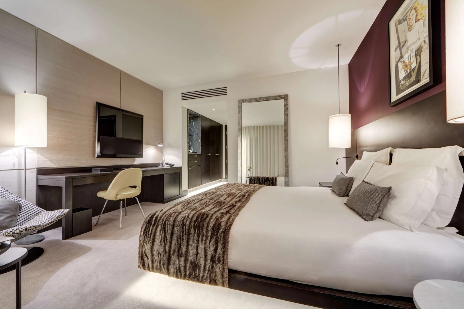 Photo - South Place Hotel