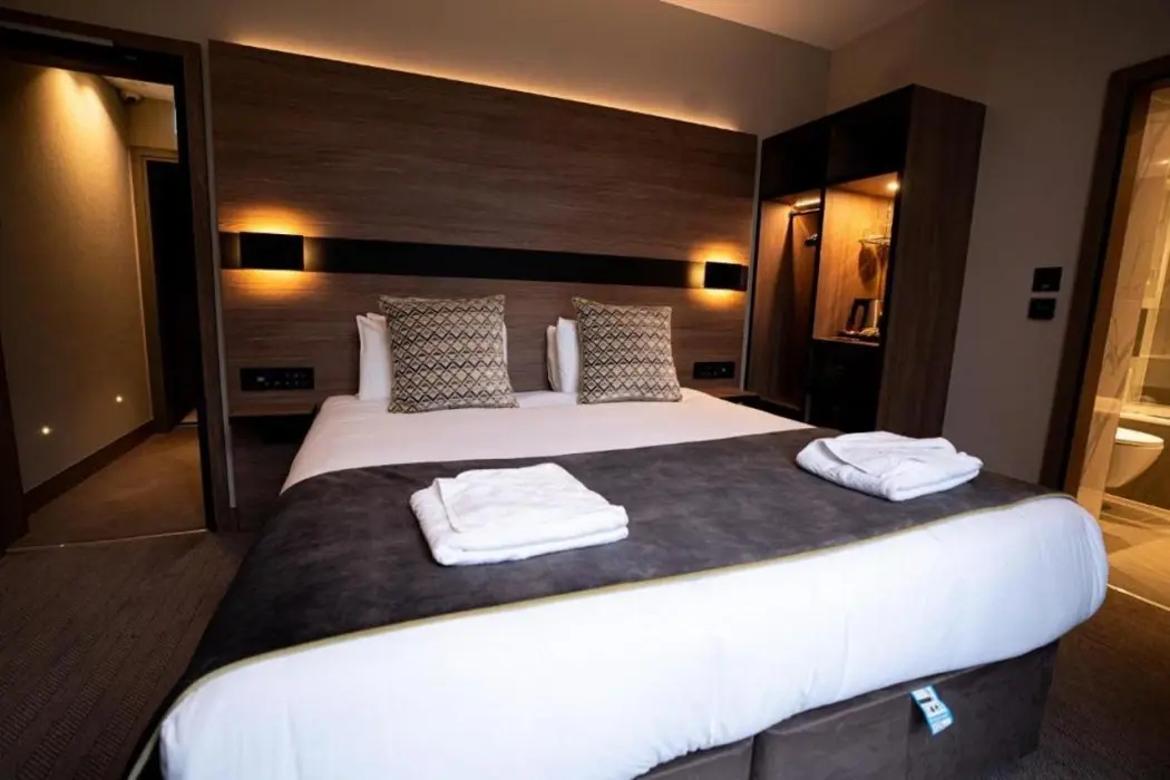 Photo - Merit Kensington Hotel