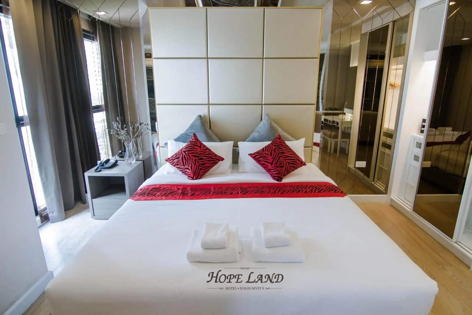 Photo - Hope Land Hotel Sukhumvit 8