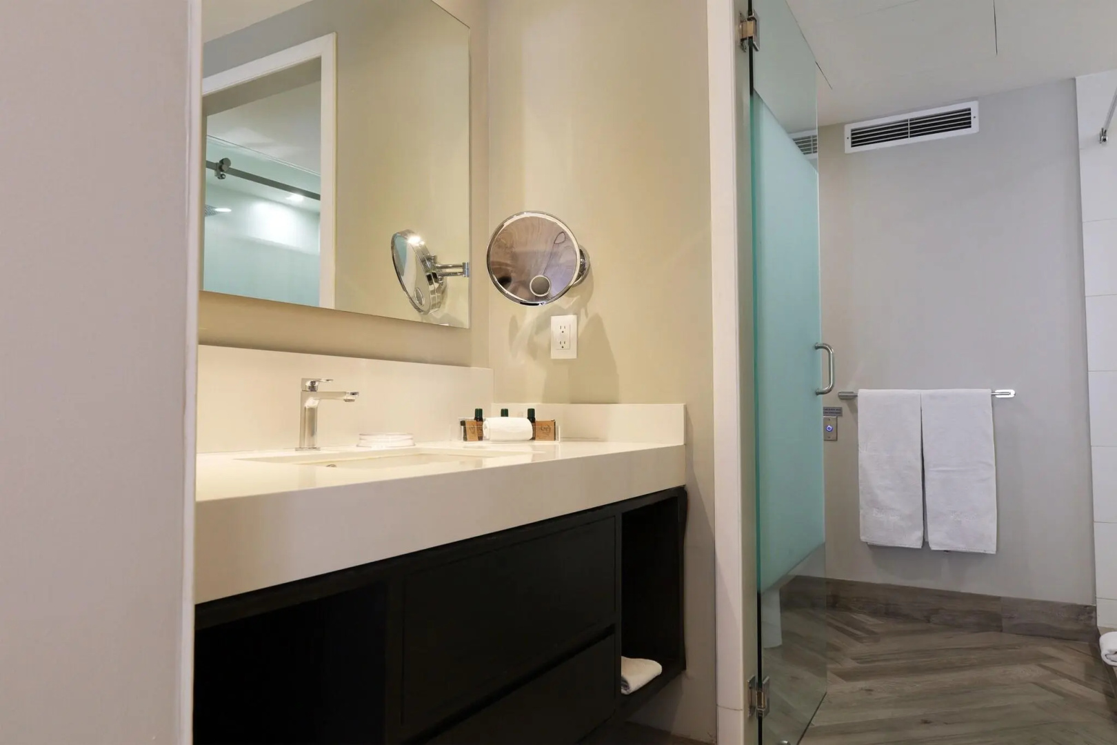 Photo - Isaaya Hotel Boutique by WTC