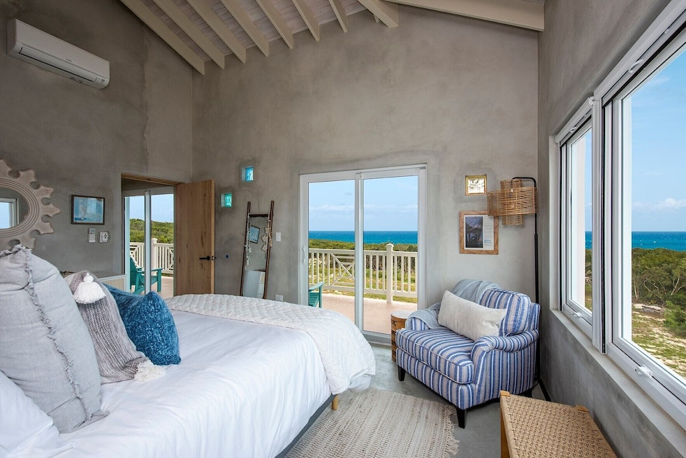 Paradise Cove: Oceanfront Haven With Infinity Pool