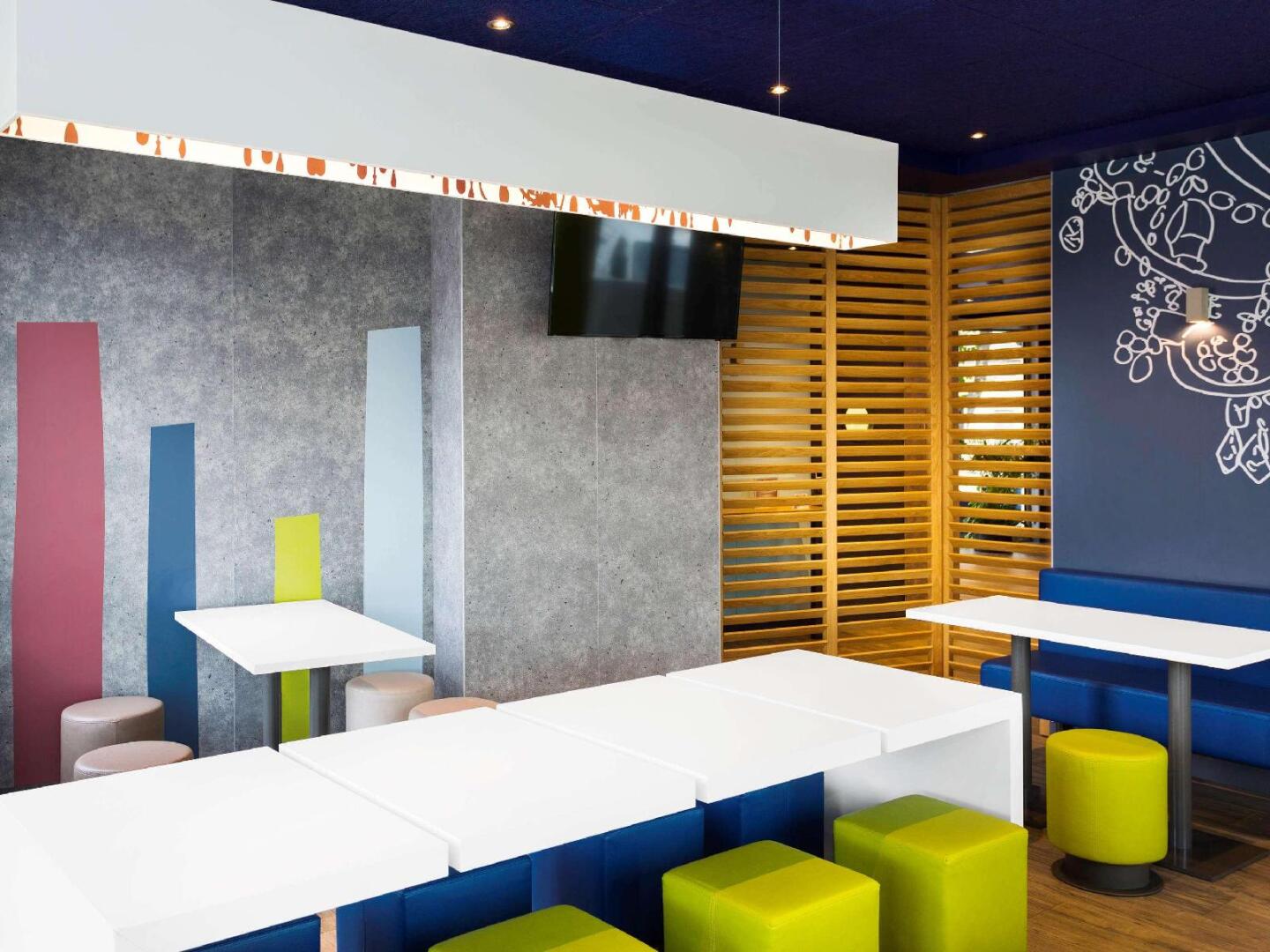 Photo - B&B HOTEL Zaragoza Plaza Mozart