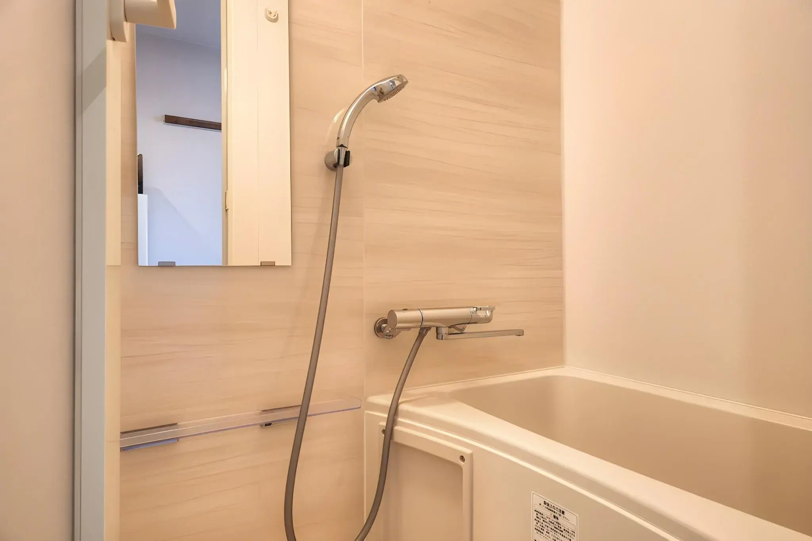 Foto - New Normal Hotel in MATSUYAMA ニューノーマルホテルイン松山