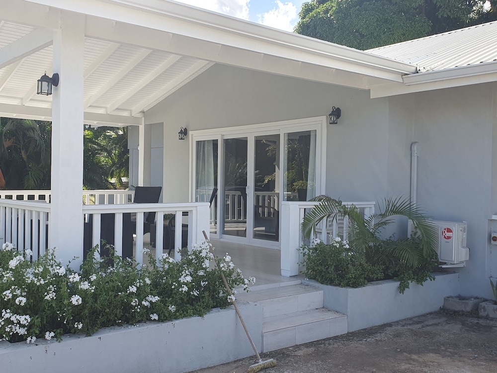 The Lane @ Rodney Bay is a newly renovated 3 bedroom house in the heart of Rodney Bay. 3 Home by RedAwning