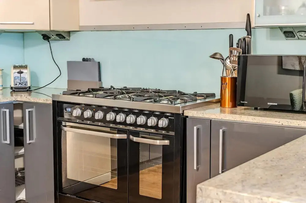 Photo - Beautiful Three Bedroom House in West London