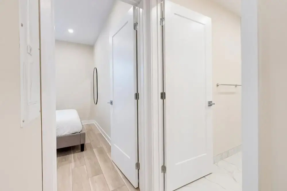 Photo - Mont Royal Suites - M11