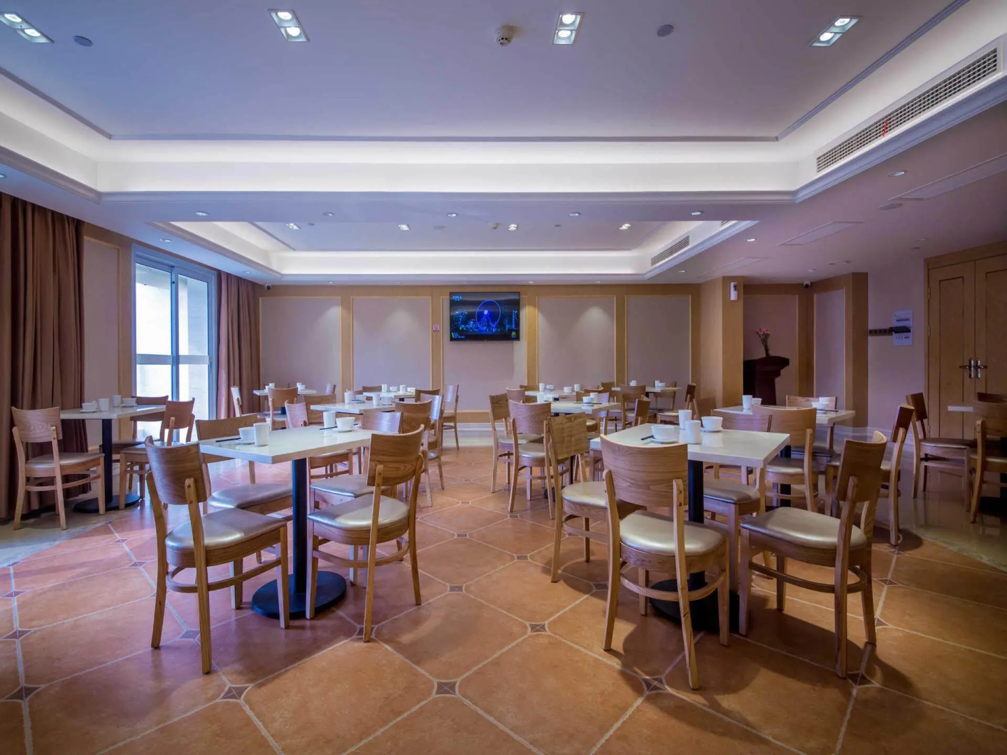 Vienna International Hotel (Yichang Gezhouba Huaxiang Branch)