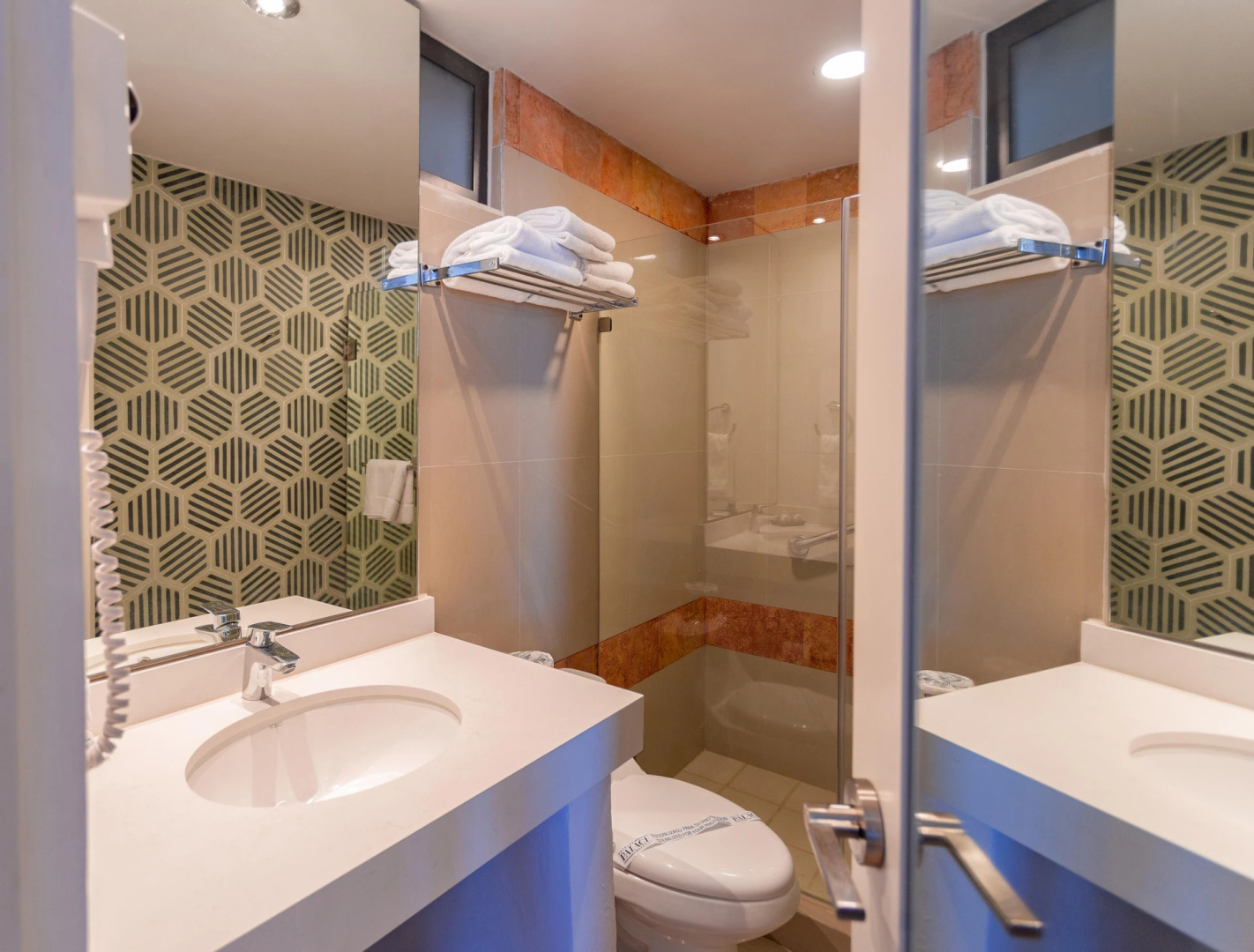 Photo - Luna Palace Hotel and Suites