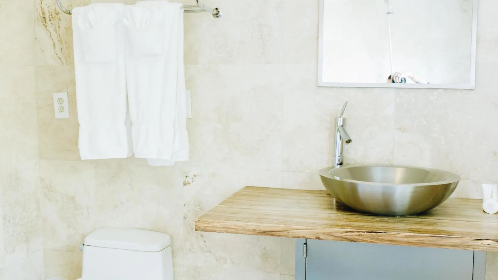 Photo - Aqua Hotel & Suites