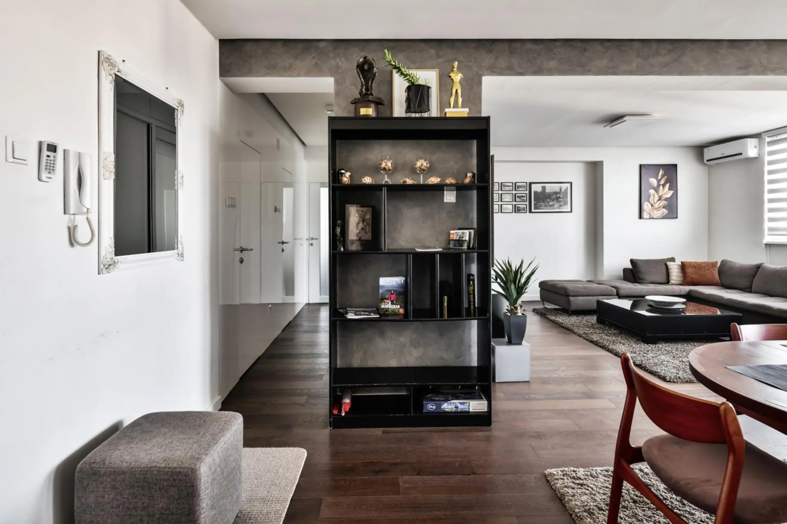 2 bedroom Penthouse in city center, free parking
