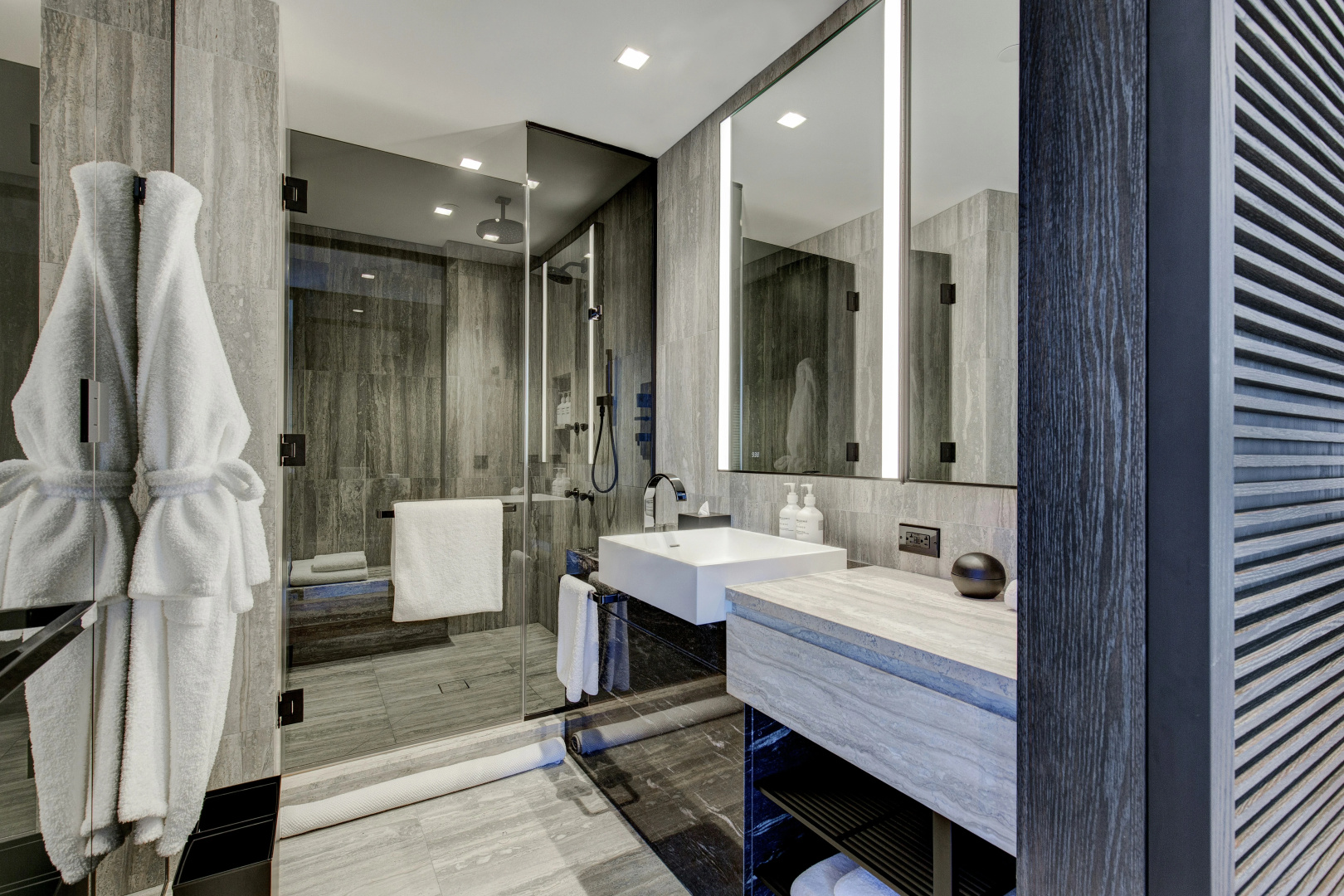 Photo - Equinox Hotel New York