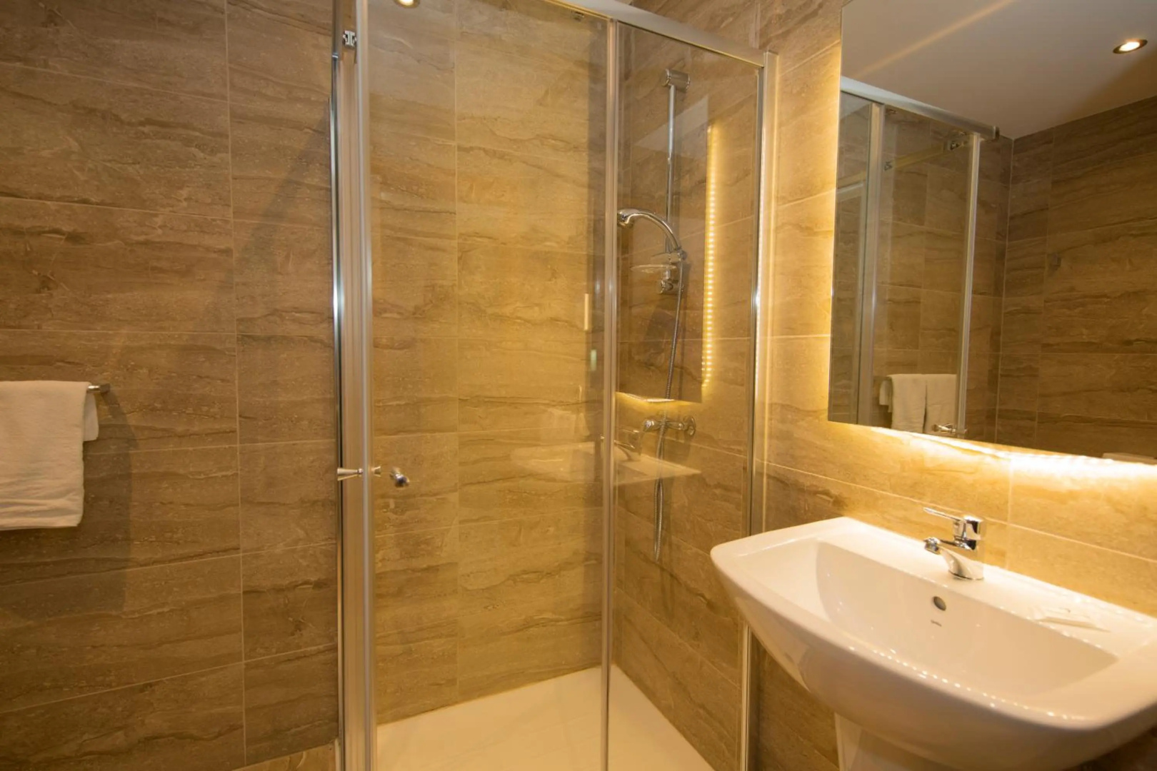 Photo - Relax Inn Hotel