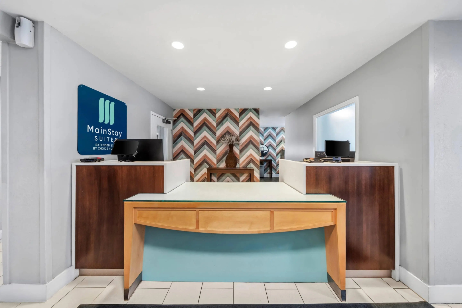 Photo - MainStay Suites Orlando Altamonte Springs