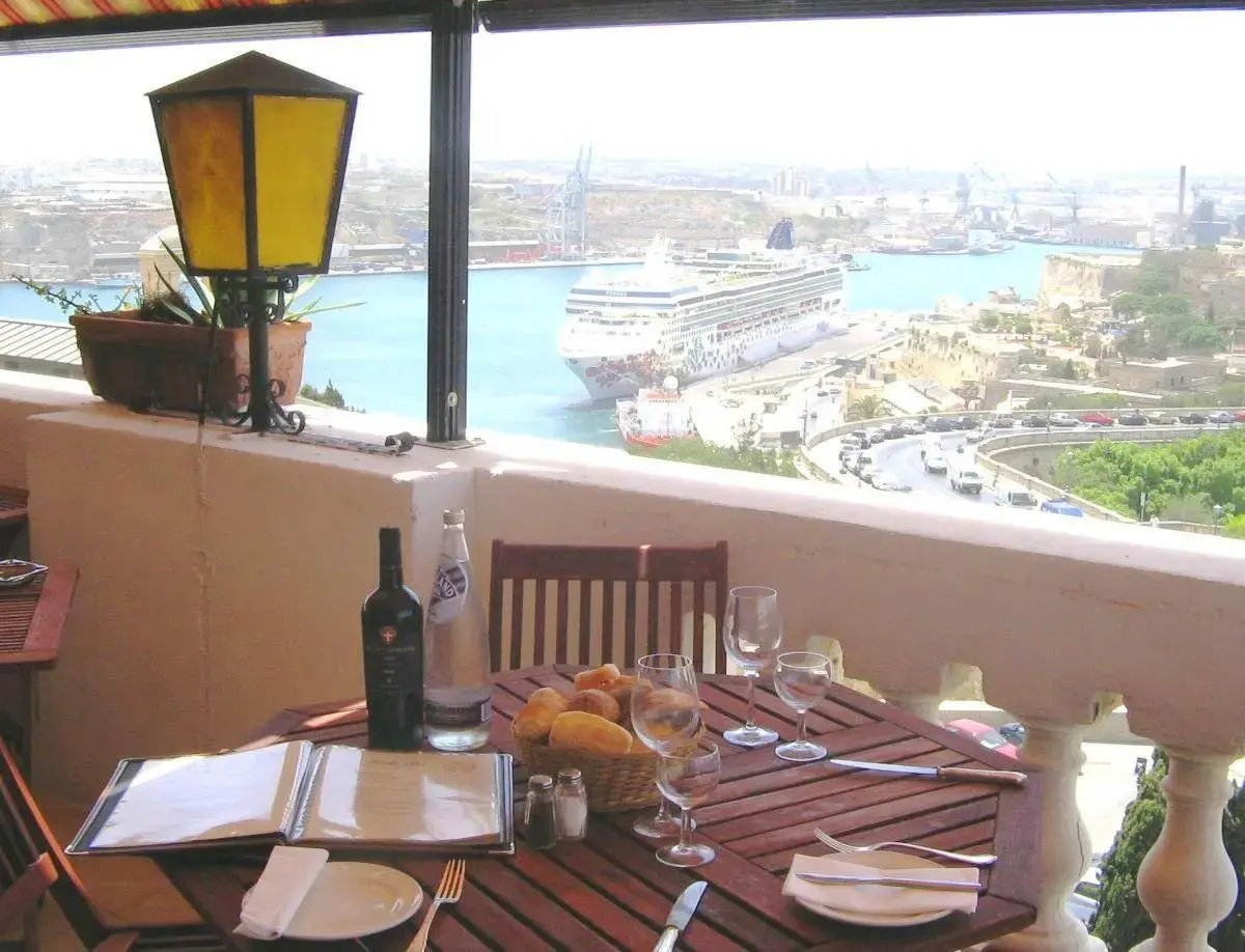 Photo - Hotel Castille