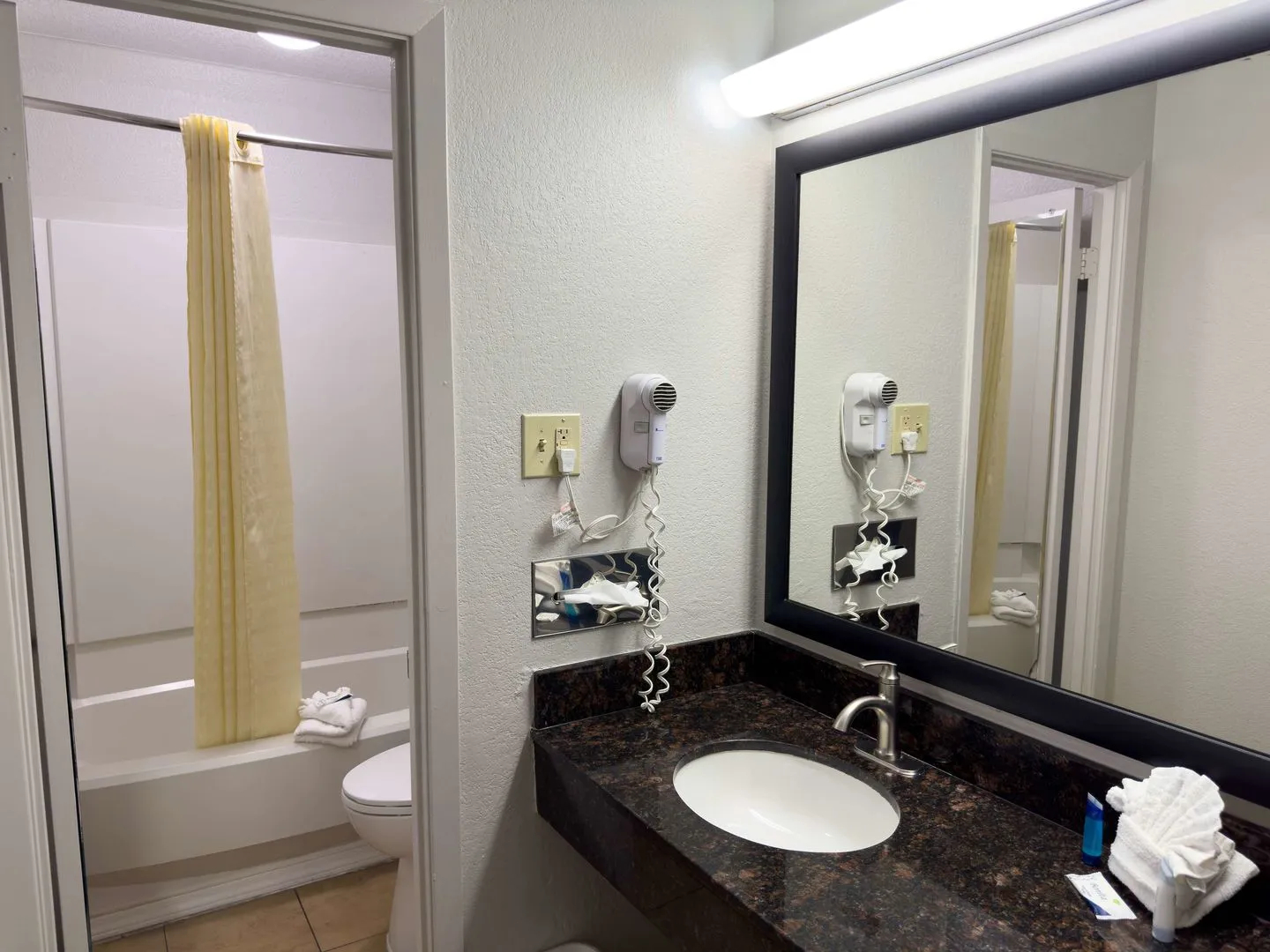 Photo - Americas Best Value Inn Austin