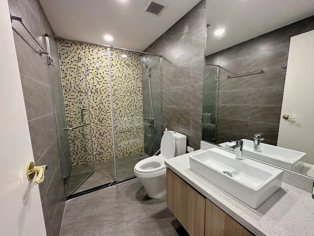 Luxe Paradise Premium Hotel Nguyen Khac Hieu