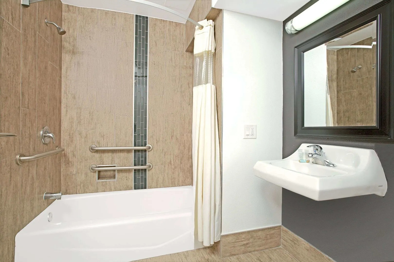 Foto - Travelodge by Wyndham LAX