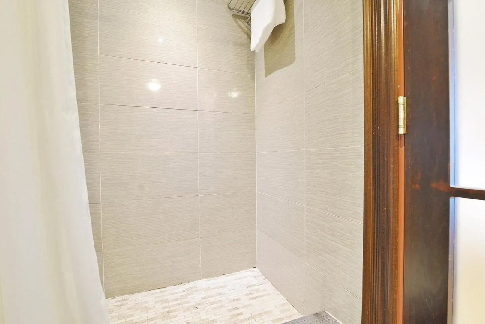 Photo - Woodbine Hotel & Suites