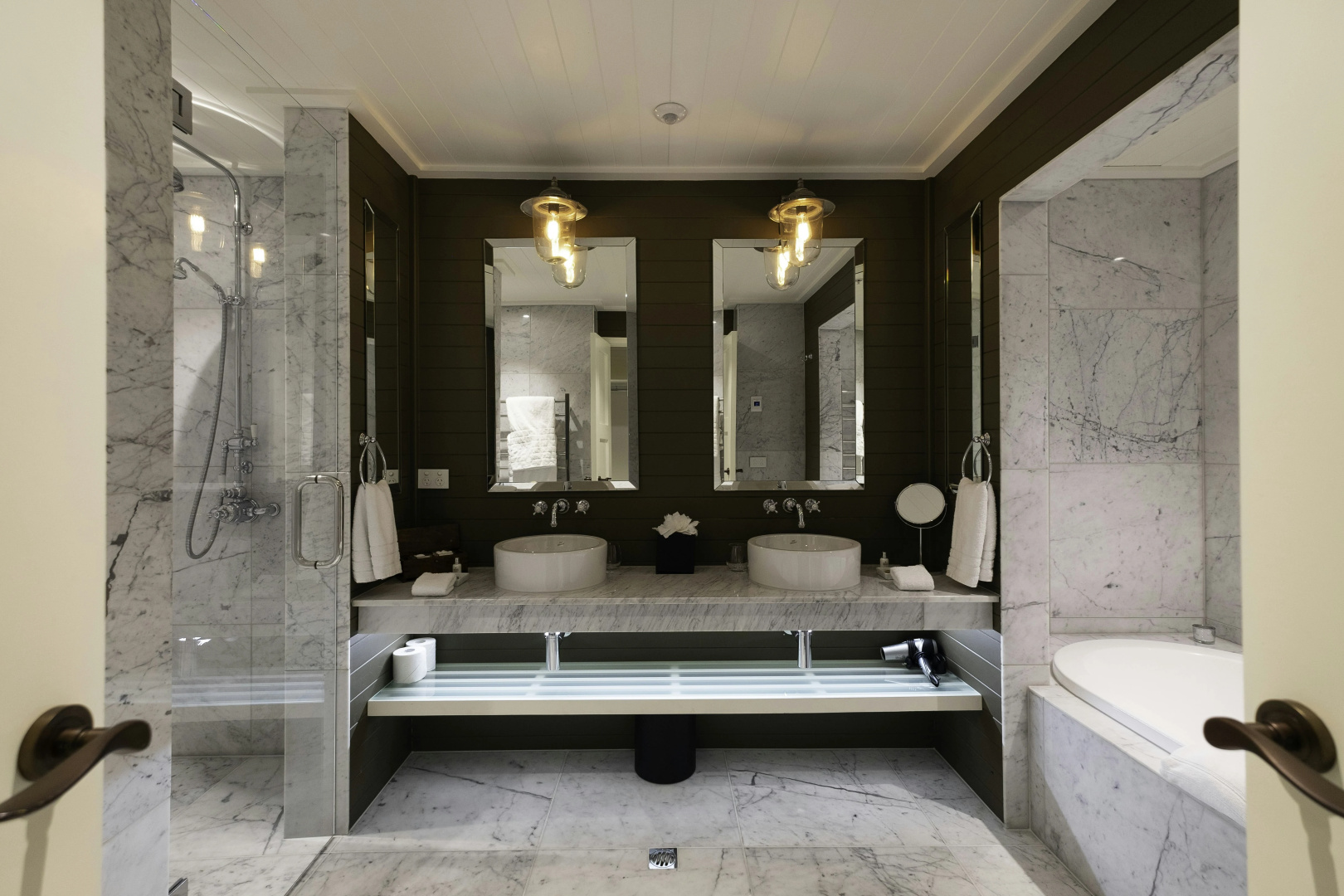 Photo - Eichardt's Private Hotel