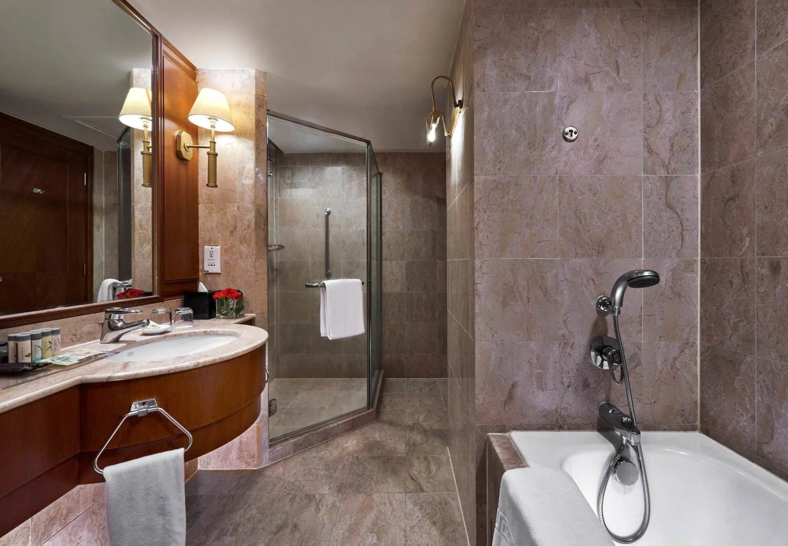 Photo - Renaissance Kuala Lumpur Hotel & Convention Centre