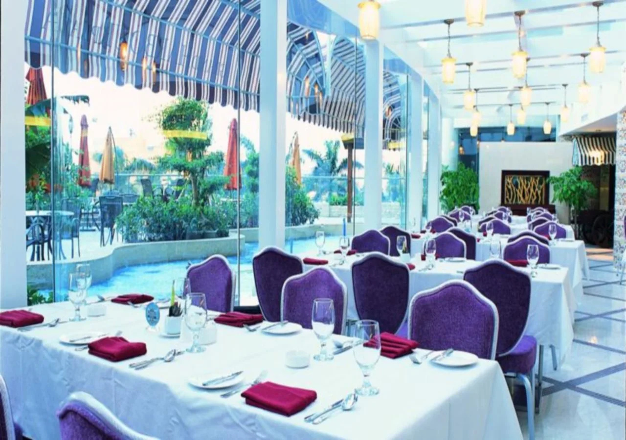 Photo - Royal Marina Plaza