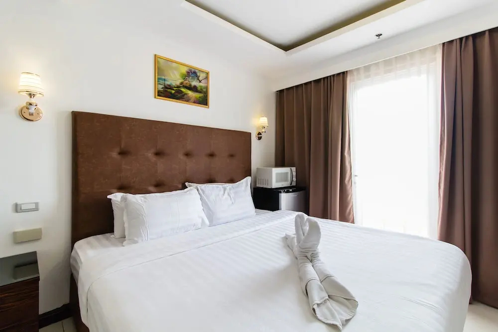 Photo - Pacific Bay Grand Suites