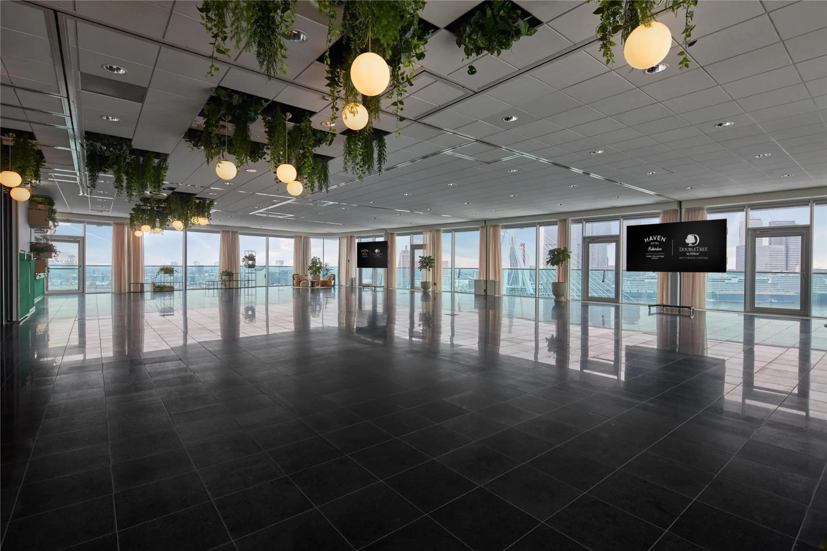 Foto - DoubleTree by Hilton Rotterdam Centre Hotel