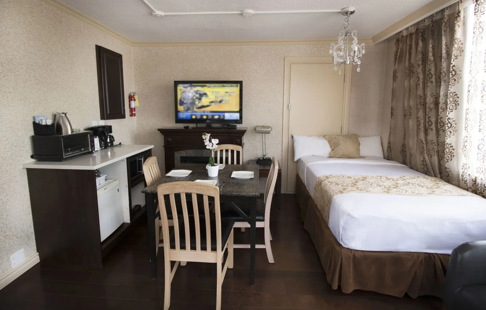 Photo - Opportune Hotel