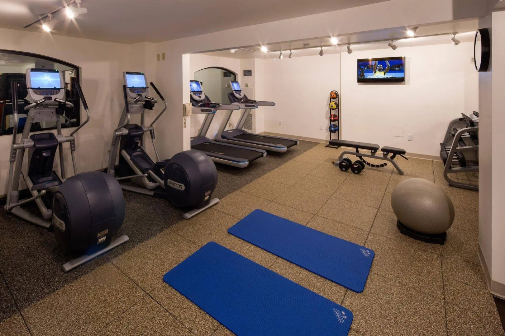 Photo - Hotel Zessa Orange County Airport, a DoubleTree by Hilton