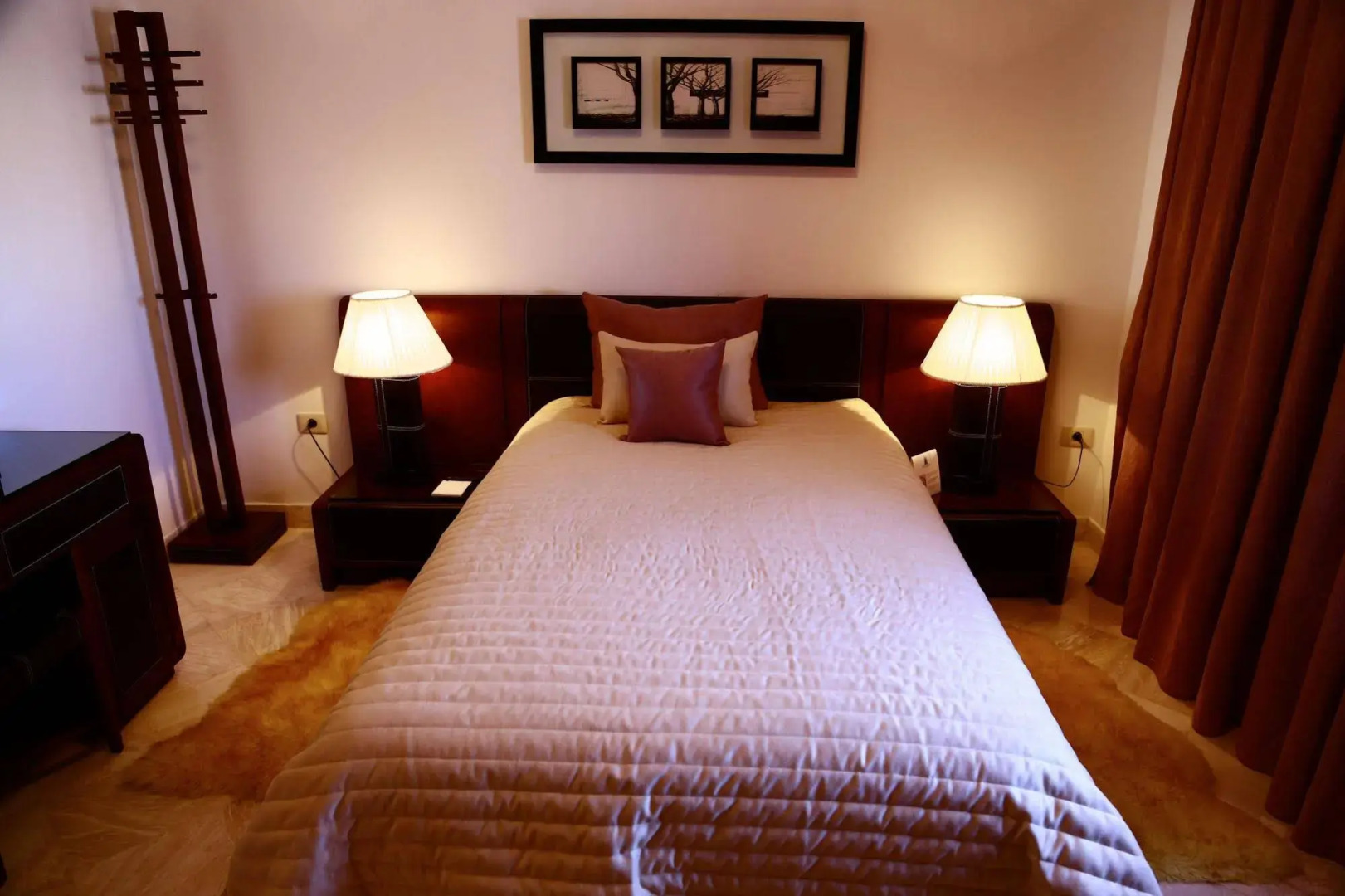 Photo - The Penthouse Suites Hotel