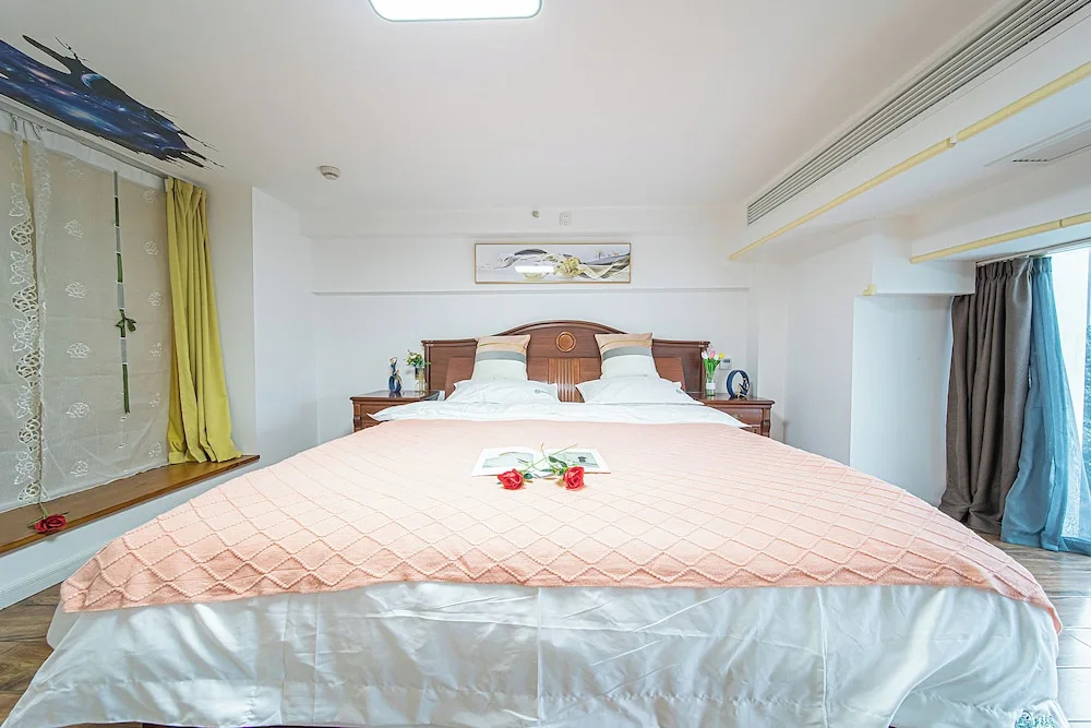Shanghai Hills & Freshly Home Loft Retreat near NECC
