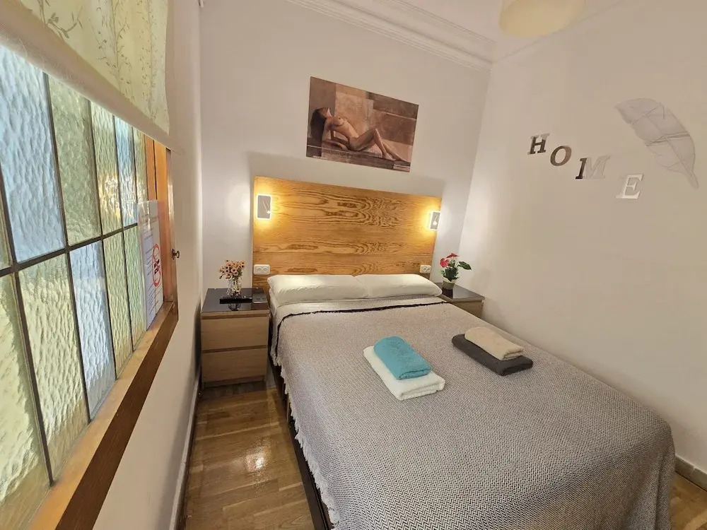 Photo - Balmes rooms